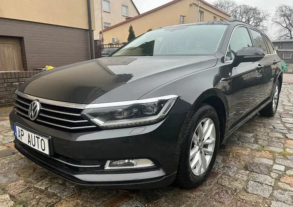 zachodniopomorskie Volkswagen Passat cena 53900 przebieg: 224000, rok produkcji 2017 z Goniądz